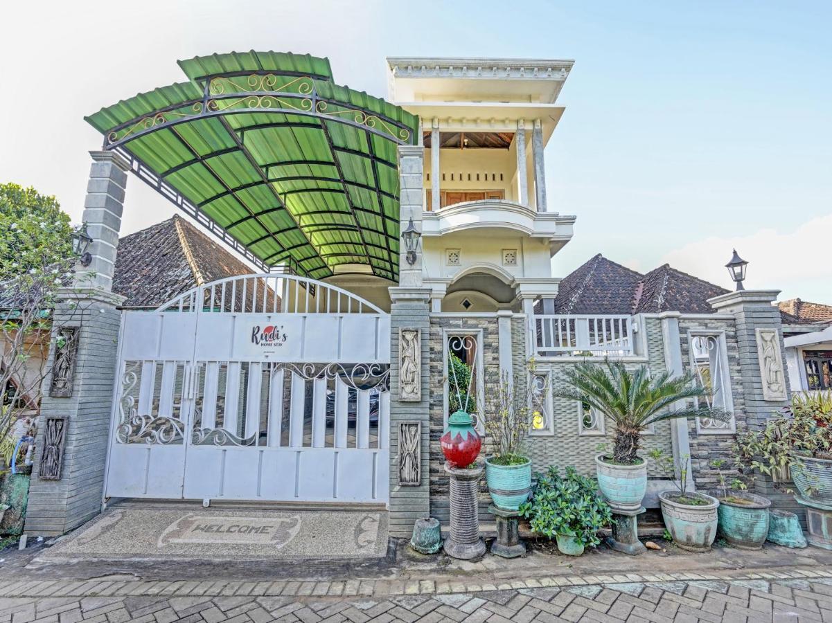 Oyo Homes 91142 Desa Wisata Alam Gosari Gresik Екстериор снимка